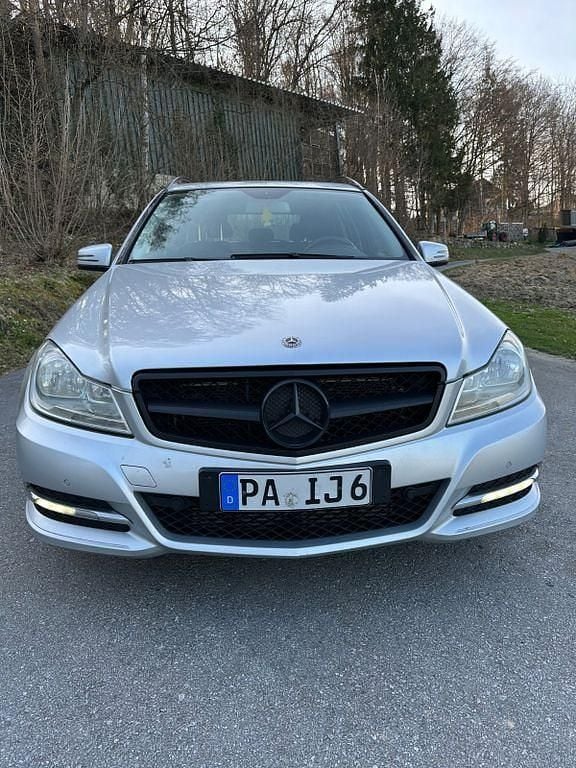 Gebraucht Mercedes 220 177 PS (130 kW) 2012 Grau Limousine