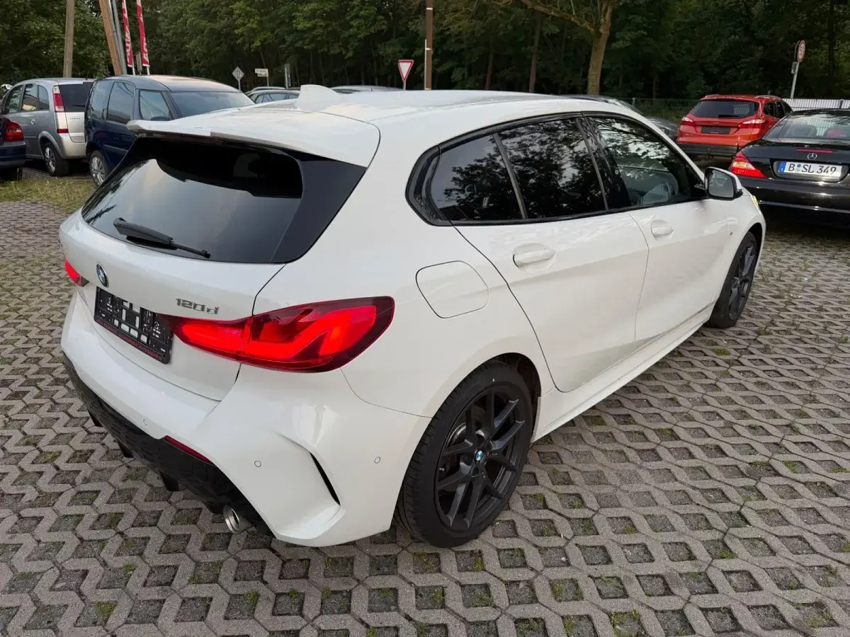 Gebraucht BMW 120 M Sport 190 PS (139 kW) 2020 Weiß Kleinwagen