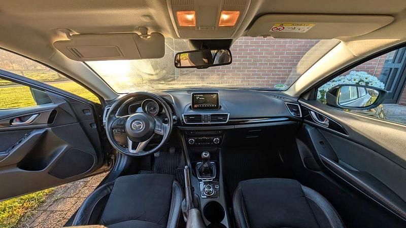 Braun Gebraucht 2016 Mazda 3 Nakama Limousine | 10.000 € (Fairer Preis) - Bild 1/4