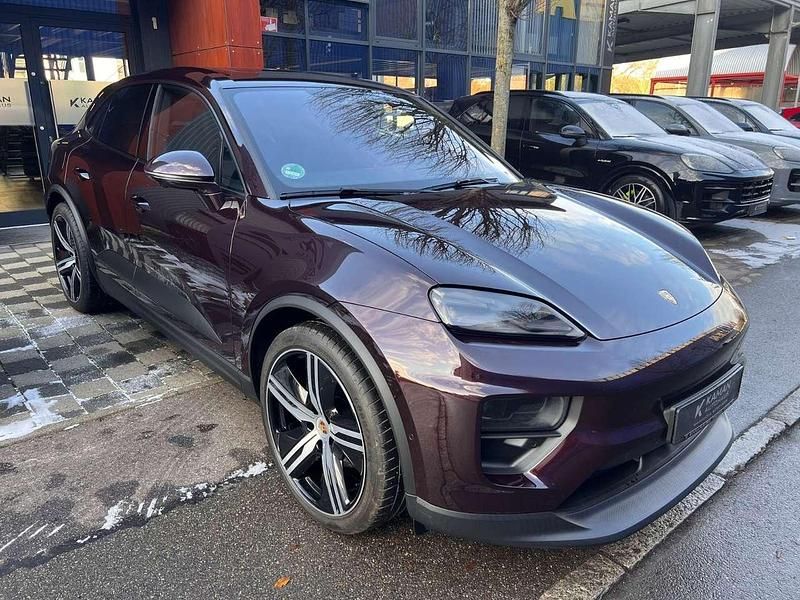 Gebraucht Porsche Macan 4 Electric 300 kW (408 PS) 2024 Braun SUV