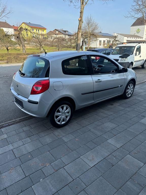 Gebraucht Renault Clio III Dynamique 111 PS (81 kW) 2007 Grau Limousine