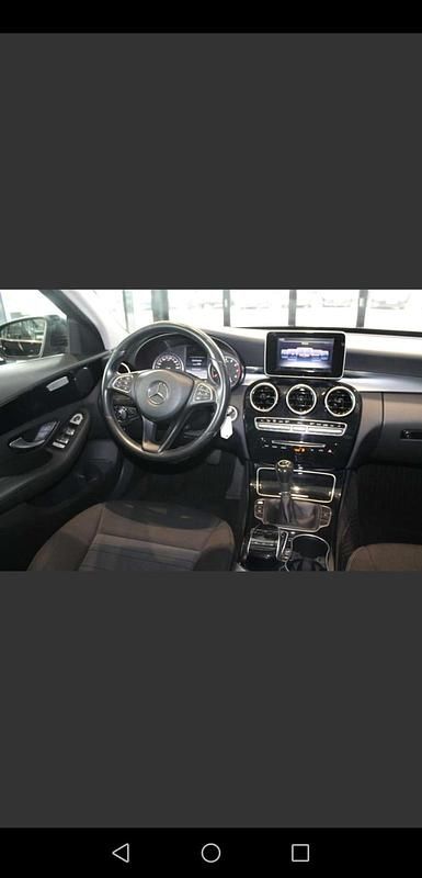 Gebraucht Mercedes C180 156 PS (114 kW) 2015 Schwarz Limousine