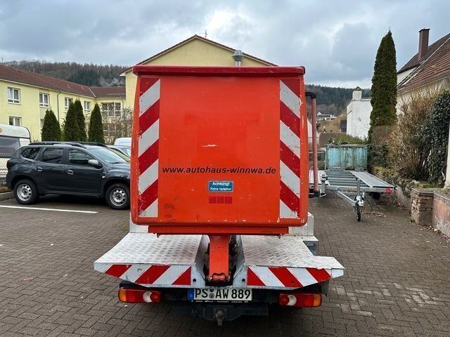 Gebraucht Nissan Cabstar 131 PS (96 kW) 2012 Orange (orange) Pickup