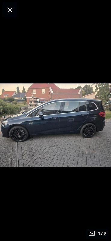 Blau Gebraucht 2019 BMW 218 Luxury Line Kombi | 13.900 € (Guter Preis) - Bild 1/4