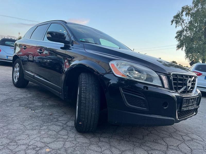 Gebraucht Volvo XC60 Momentum 163 PS (119 kW) 2011 Schwarz SUV