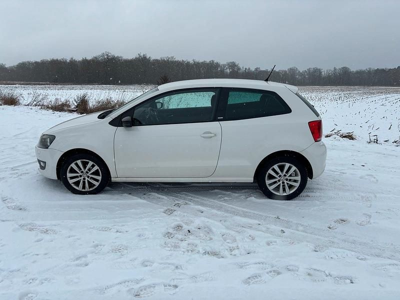Gebraucht VW Polo 75 PS (55 kW) 2011 Weiß Kleinwagen