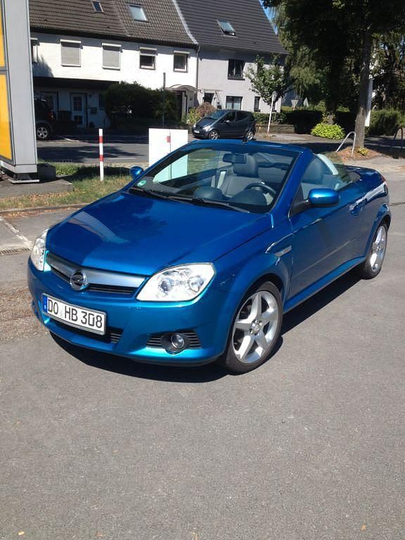 Blau Gebraucht 2010 Opel Tigra Edition Cabrio | 2.900 € (Etwas zu teuer) - Bild 1/4