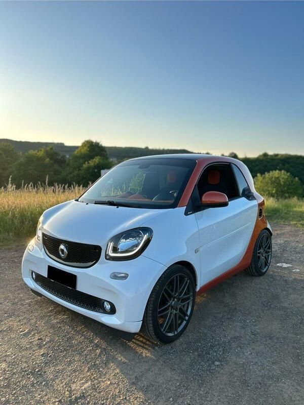 Weiß Gebraucht 2015 Smart ForTwo Coupé Edition #1 Coupé | 5.900 € (Etwas zu teuer) - Bild 1/4