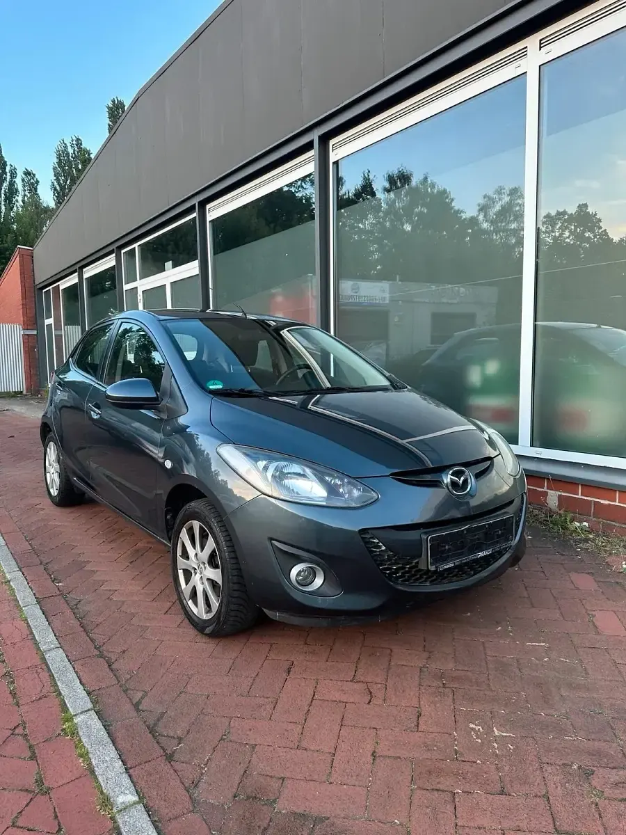 Gebraucht Mazda 2 75 PS (55 kW) 2011 Grau Kleinwagen