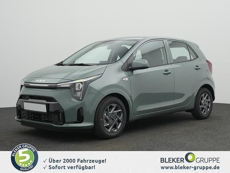 (a2g) adventurous green Neu 2025 Kia Picanto Vision Kleinwagen | 18.590 € (Fairer Preis) - Bild 1/4