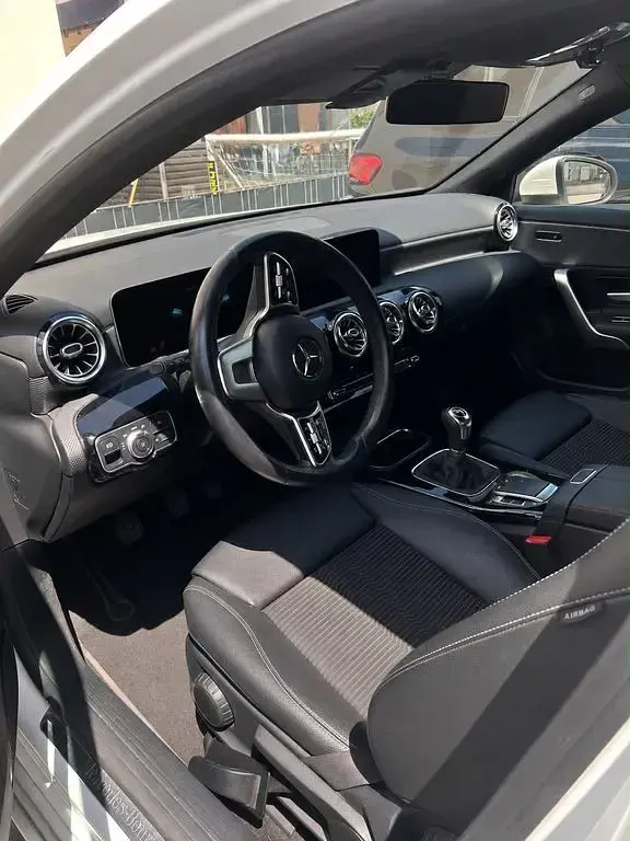 Gebraucht Mercedes A160 109 PS (80 kW) 2018 Weiß Kleinwagen