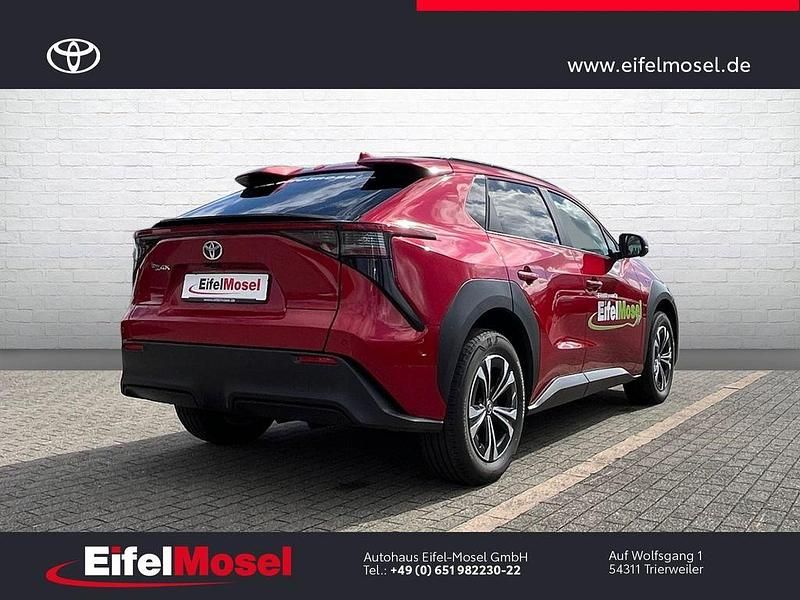 Gebraucht Toyota bZ4X 150 kW (204 PS) 2024 Karminarot metallic SUV