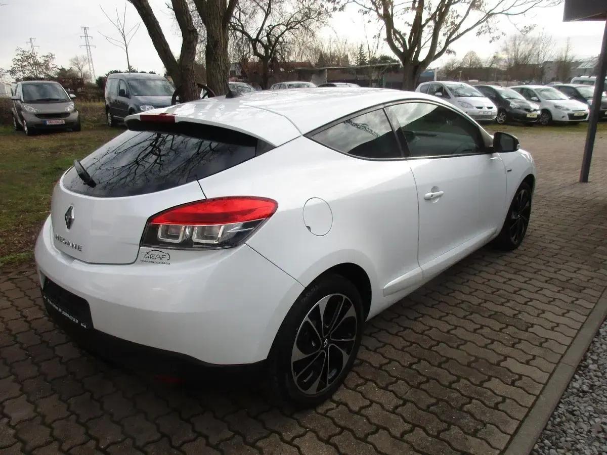 Gebraucht Renault Mégane Coupé Bose Edition 132 PS (97 kW) 2014 Weiß Coupé