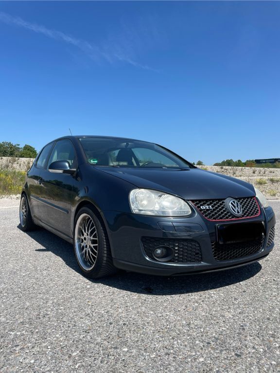 Blau Gebraucht 2006 VW Golf V Goal Limousine | 1.650 € (Guter Preis) - Bild 1/4