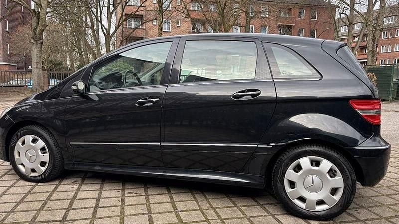 Gebraucht Mercedes B200 136 PS (100 kW) 2006 Schwarz Van / Kleinbus