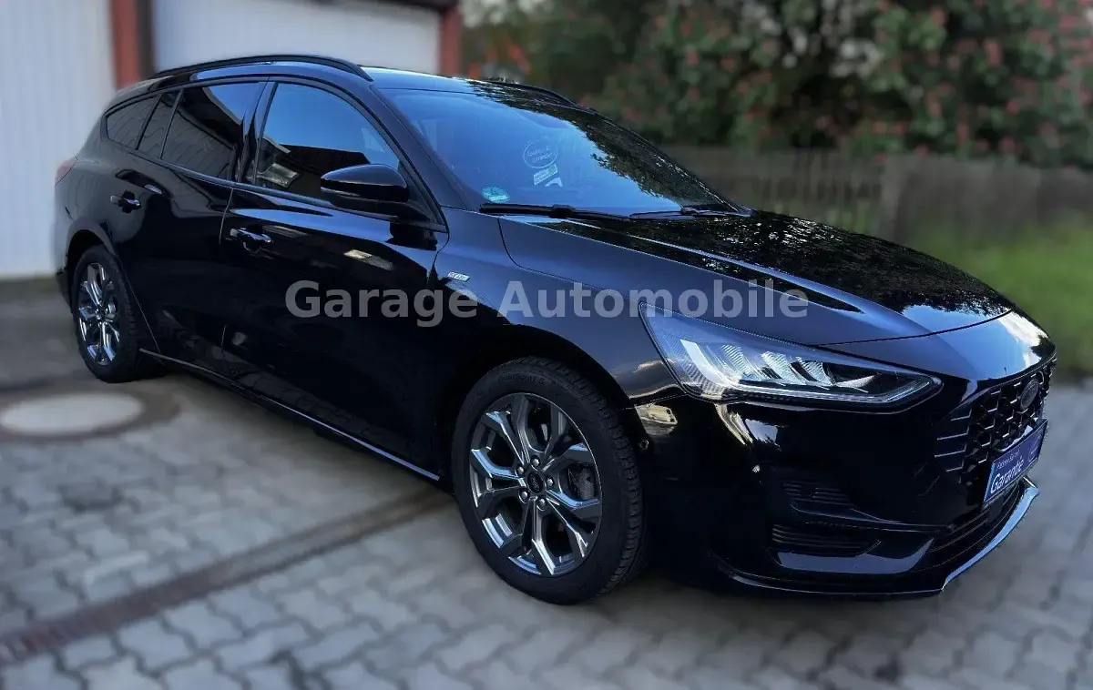 Second-hand Ford Focus ST-Line X 155 CP (114 kW) 2023 Negru Break