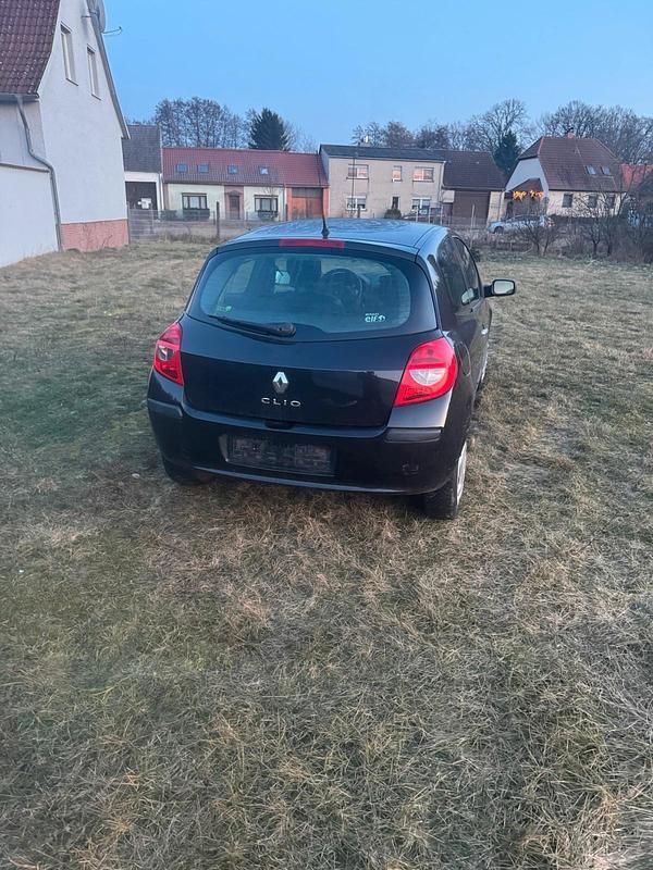 Gebraucht Renault Clio II 75 PS (55 kW) 2008 Schwarz Kleinwagen