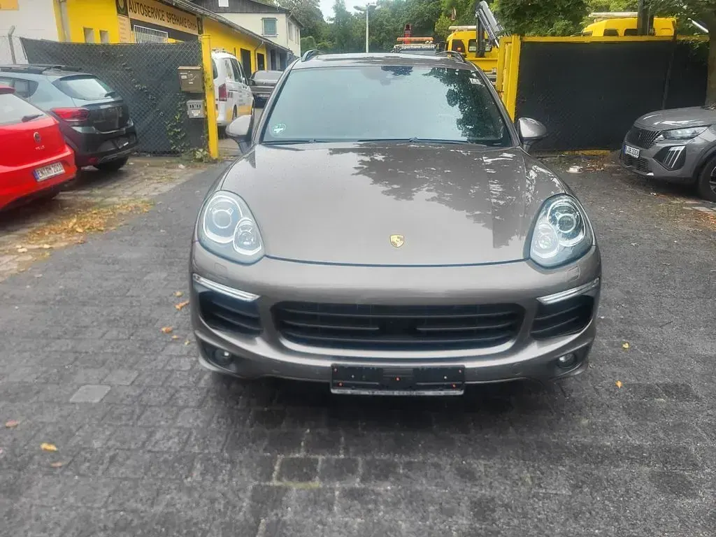 Gebraucht Porsche Cayenne S E-Hybrid 333 PS (244 kW) 2015 Gold SUV