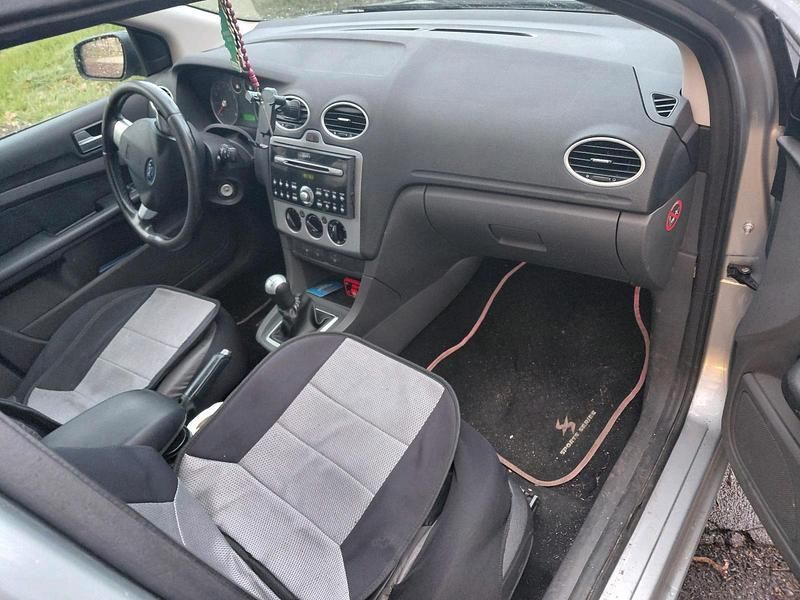 Usata Ford Focus 2004 Argento Berlina