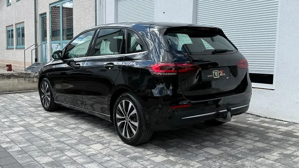 Gebraucht Mercedes B250e 218 PS (160 kW) 2022 Schwarz Kleinwagen