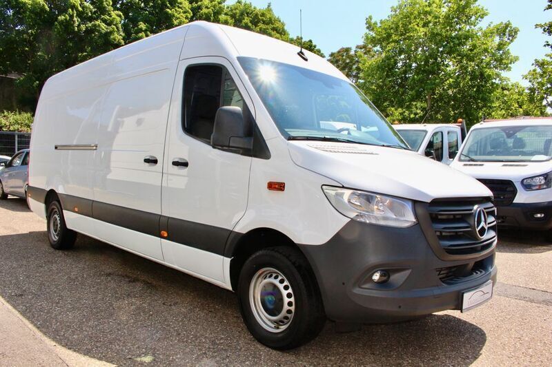Arktikweiss Gebraucht 2023 Mercedes Sprinter Van | 35.700 € (Guter Preis) - Bild 1/4