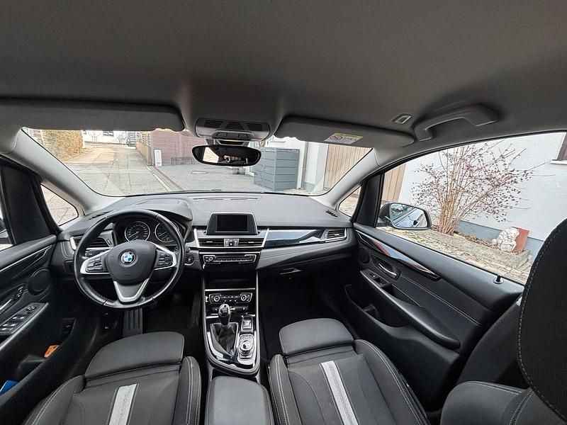 Gebraucht BMW 216 116 PS (85 kW) 2016 Blau Kombi