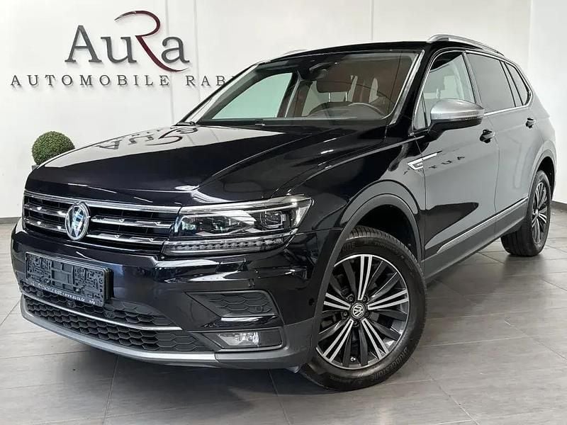 Deep black Gebraucht 2020 VW Tiguan Allspace Highline SUV | 26.749 € (Superpreis) - Bild 1/4