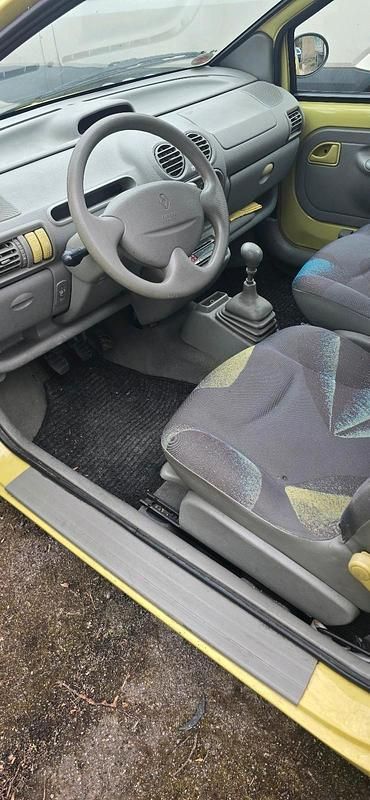Gebraucht Renault Twingo 59 PS (43 kW) 1999 Gelb Kleinwagen