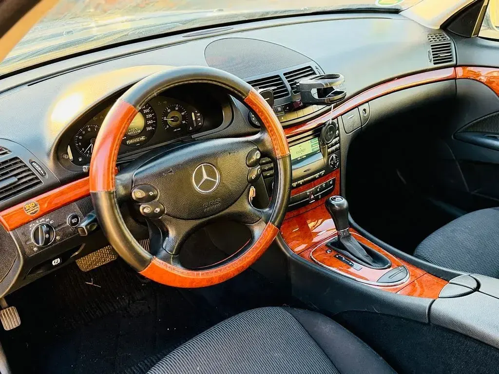 Brugt Mercedes E220 Classic 170 HK (125 kW) 2007 Blå Sedan