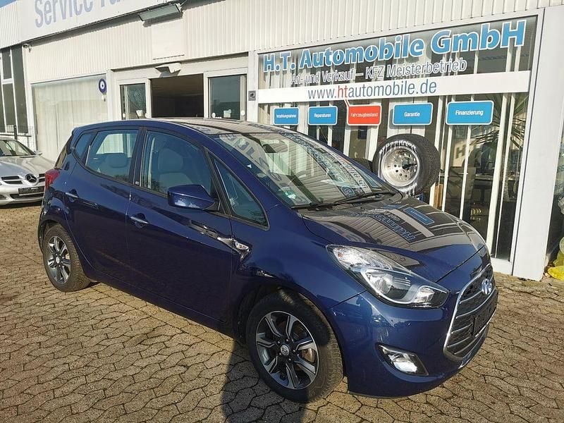 Gebraucht Hyundai i20 125 PS (91 kW) 2019 Blau Van / Kleinbus