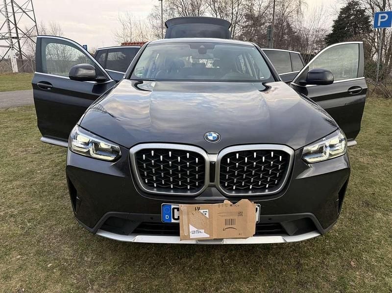 Gebraucht BMW X4 Performance 190 PS (139 kW) 2023 Grau SUV