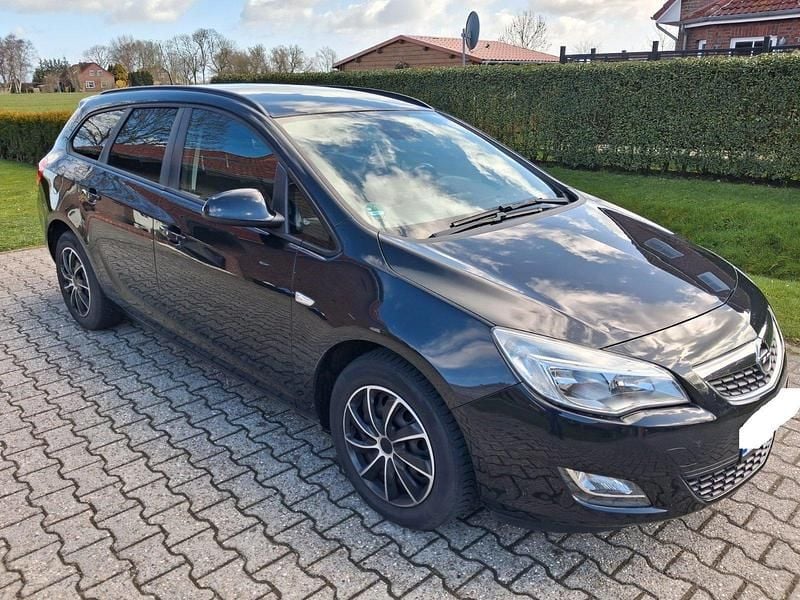 Gebraucht Opel Astra 116 PS (85 kW) 2011 Schwarz Kombi