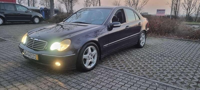 Gebraucht 2001 Mercedes C320 Avantgarde Limousine | 2.400 € (Fairer Preis) - Bild 1/4