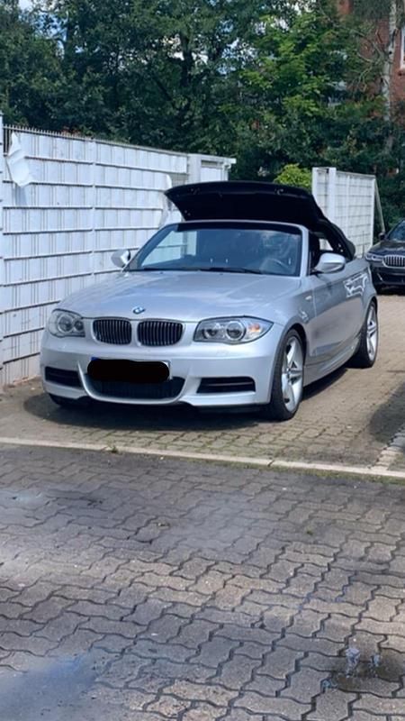 Silber Gebraucht 2010 BMW 135 Cabriolet Shadowline Cabrio | 16.500 € (Fairer Preis) - Bild 1/3