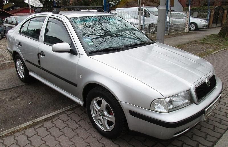 Gebraucht Skoda Octavia 101 PS (74 kW) 1998 Grau Limousine