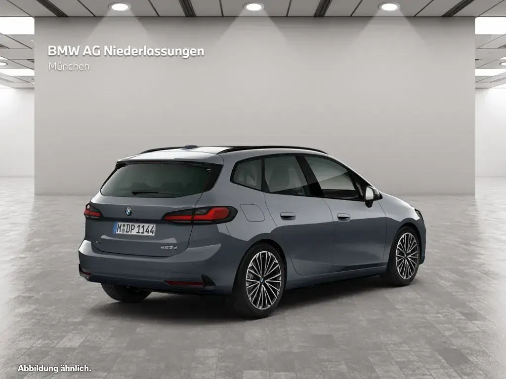 Gebraucht BMW 223 Active Tourer Performance 197 PS (144 kW) 2023 Grau Van / Kleinbus