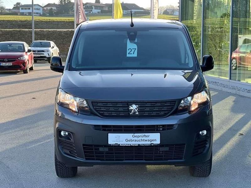 Gebraucht Peugeot Partner 131 PS (96 kW) 2024 Platinium grau metallic Van / Kleinbus