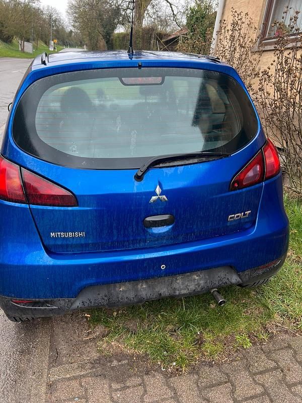 Gebraucht Mitsubishi Colt 87 PS (63 kW) 2009 Blau Kleinwagen