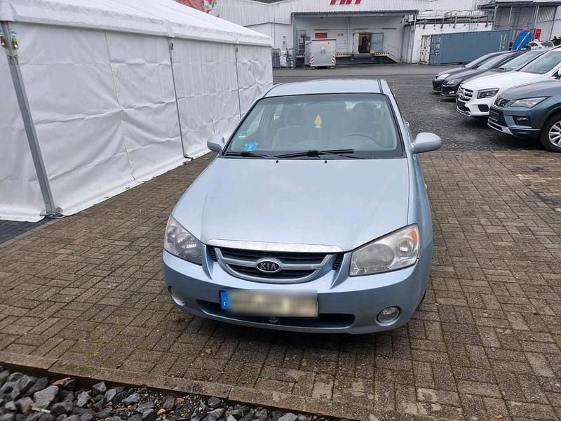 Grau Gebraucht 2007 Kia Cerato Limousine | 1.850 € - Bild 1/4