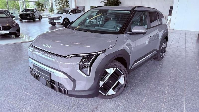 Grau Gebraucht 2025 Kia EV3 SUV | 37.175 € (Fairer Preis) - Bild 1/4