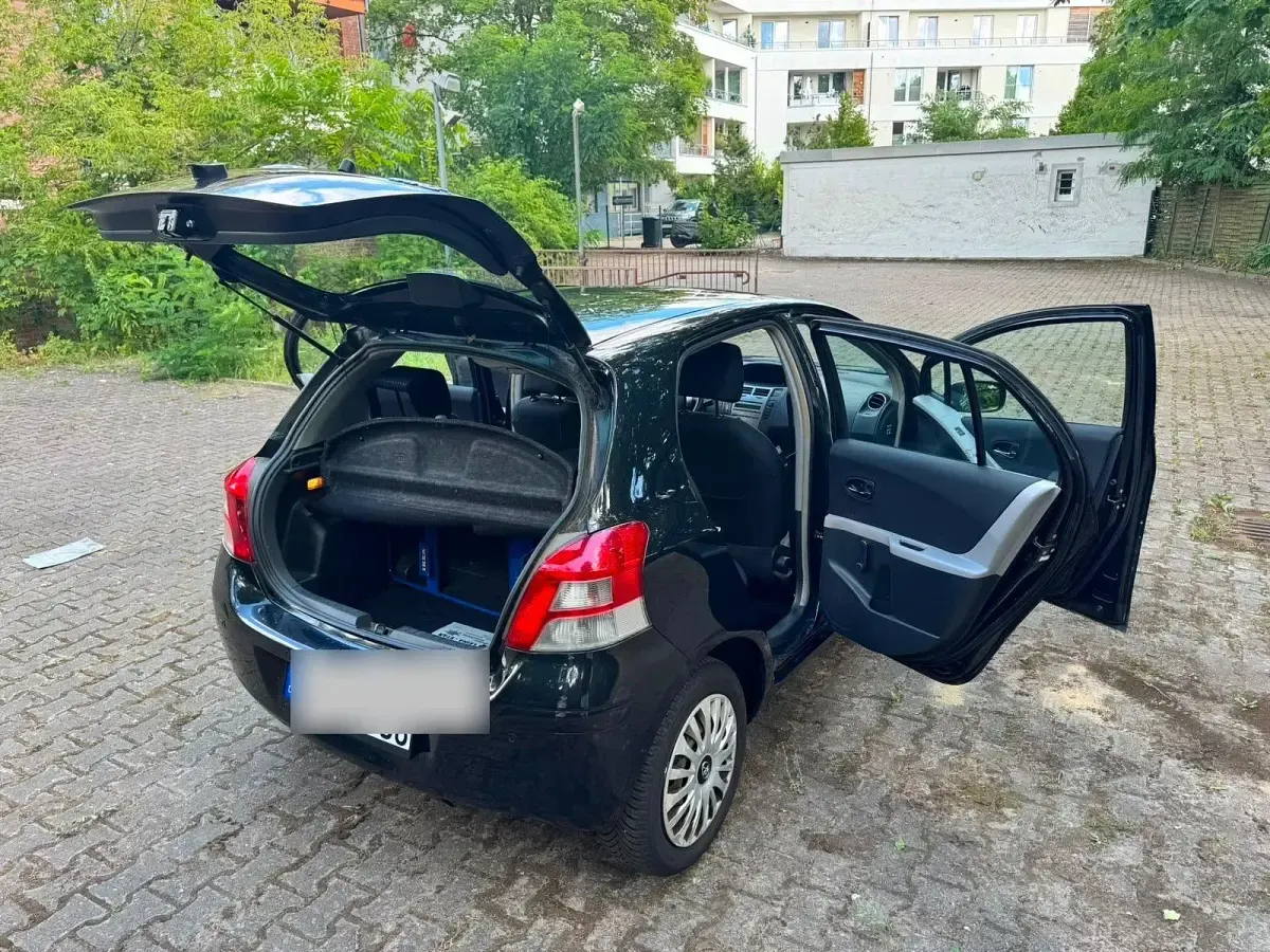 Gebraucht Toyota Yaris 69 PS (50 kW) 2010 Schwarz Kleinwagen