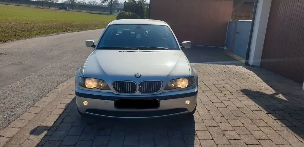 Gebraucht BMW 320 170 PS (125 kW) 2004 Silber Limousine