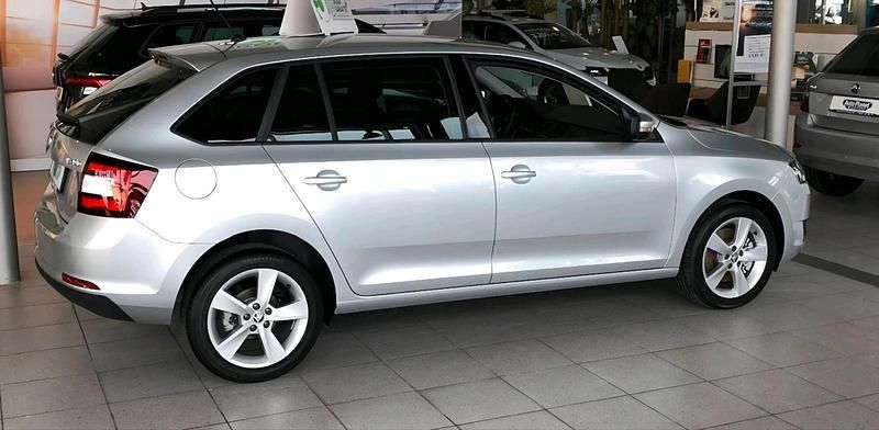 Gebraucht Skoda Rapid 110 PS (80 kW) 2018 Silber Kleinwagen