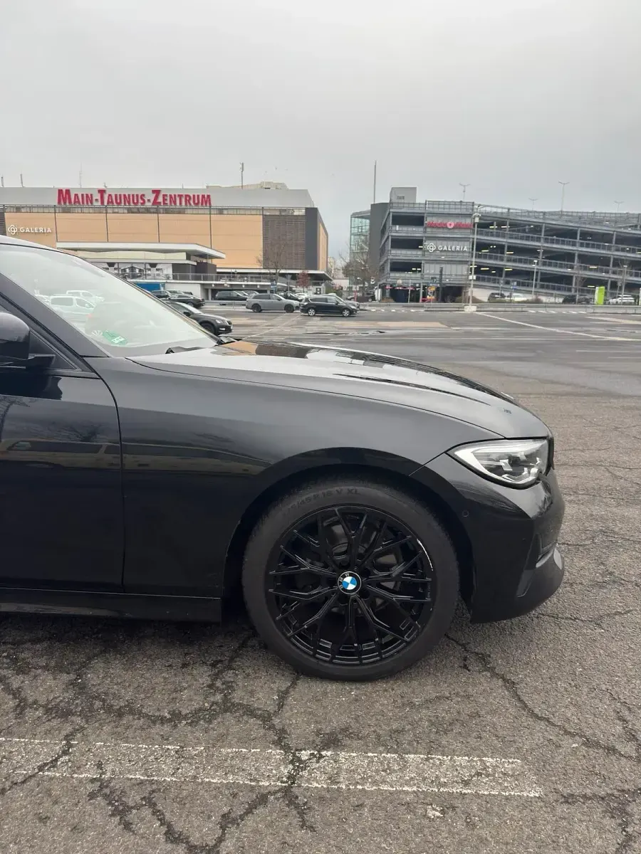 Gebraucht BMW 320 190 PS (139 kW) 2019 Schwarz Limousine