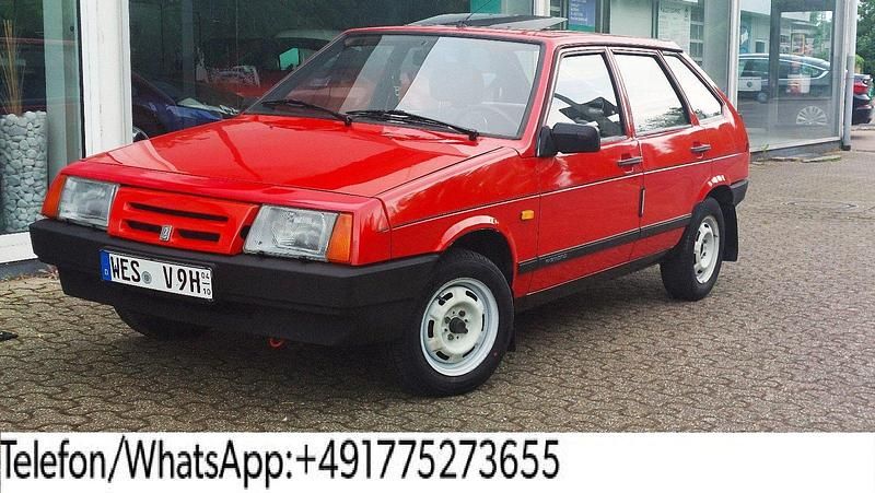 Rot Gebraucht 1992 Lada Samara Kleinwagen | 6.900 € - Bild 1/4