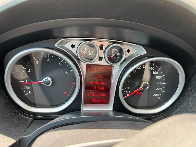 Weiß Gebraucht 2010 Ford Kuga SUV | 8.400 € (Teuer) - Bild 1/4