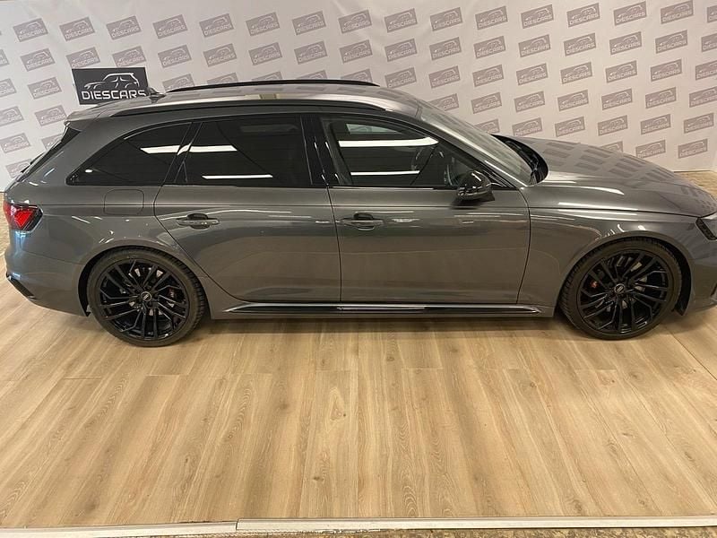 Grau Gebraucht 2020 Audi RS4 Comfort Kombi | 49.950 € - Bild 1/4