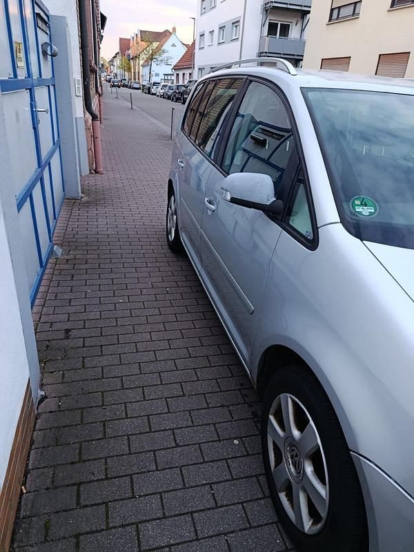 Gebraucht VW Touran 116 PS (85 kW) 2003 Silber Van / Kleinbus