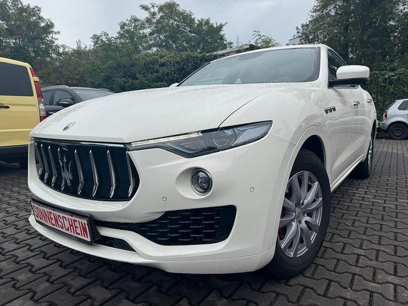 Weiß Gebraucht 2018 Maserati Levante SUV | 33.900 € (Fairer Preis) - Bild 1/4