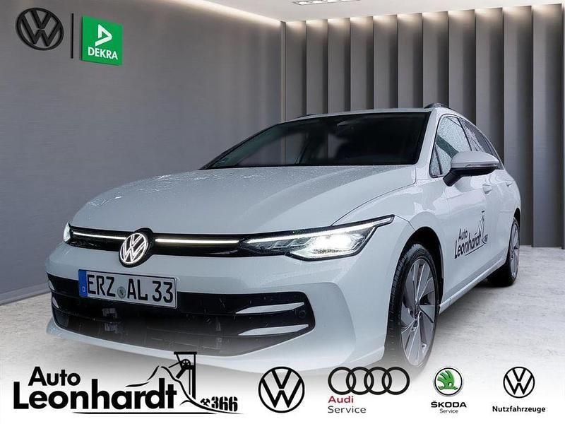 Weiß Gebraucht 2024 VW Golf VIII Life Kombi | 25.990 € (Fairer Preis) - Bild 1/4